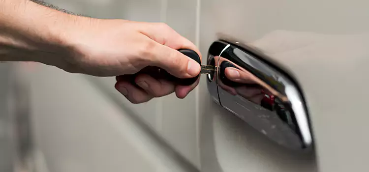 Why Choose Our Auto Locksmith Team in Plateau-Mont-Royal, QC?