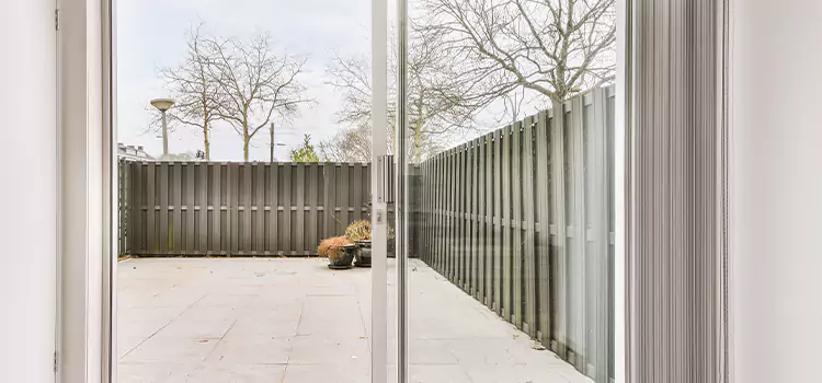 Sliding Screen Door Installation in Plateau-Mont-Royal, QC